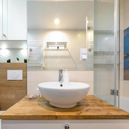 Reymonta Vivid Space By Bookinghost شقة فروتسواف