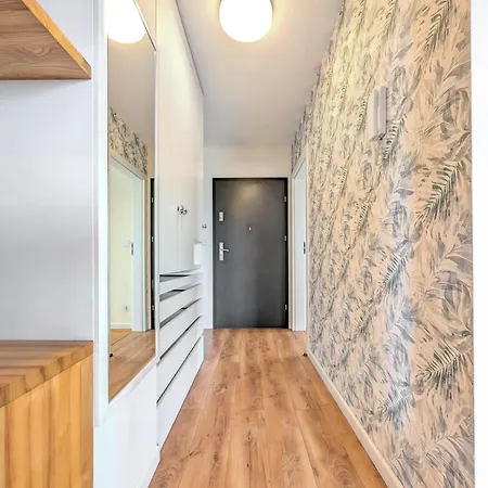 아파트 Reymonta Vivid Space By Bookinghost *