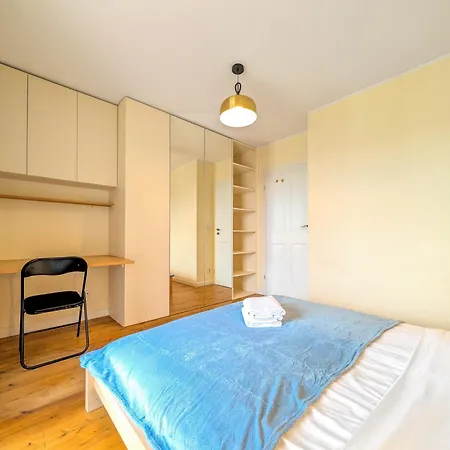 아파트 Reymonta Vivid Space By Bookinghost *