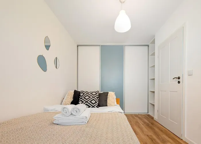 Appartamento Reymonta Vivid Space By Bookinghost